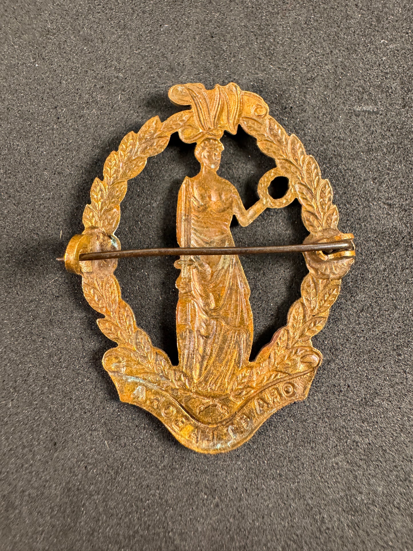 Photo 2 of WW1 British Women’s Legion (WL) Cap Badge - collectible militaria item