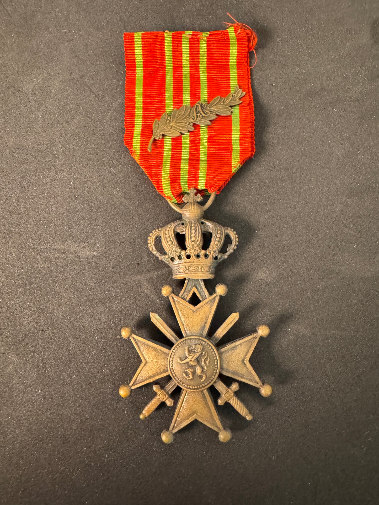 Photo 1 of Belgian Croix de Guerre 1914-1918 with Palm - WWI Valor Decoration Medal - collectible militaria item