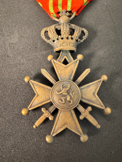 Photo 2 of Belgian Croix de Guerre 1914-1918 with Palm - WWI Valor Decoration Medal - collectible militaria item