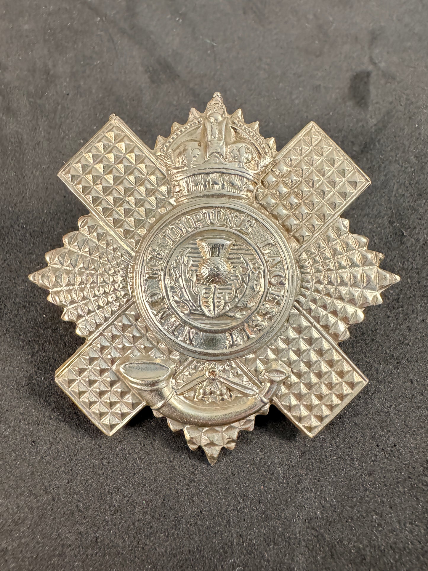 Photo 1 of WW1 British Army 4th & 5th Territorial Battalions Royal Scots Cap Badge - collectible militaria item