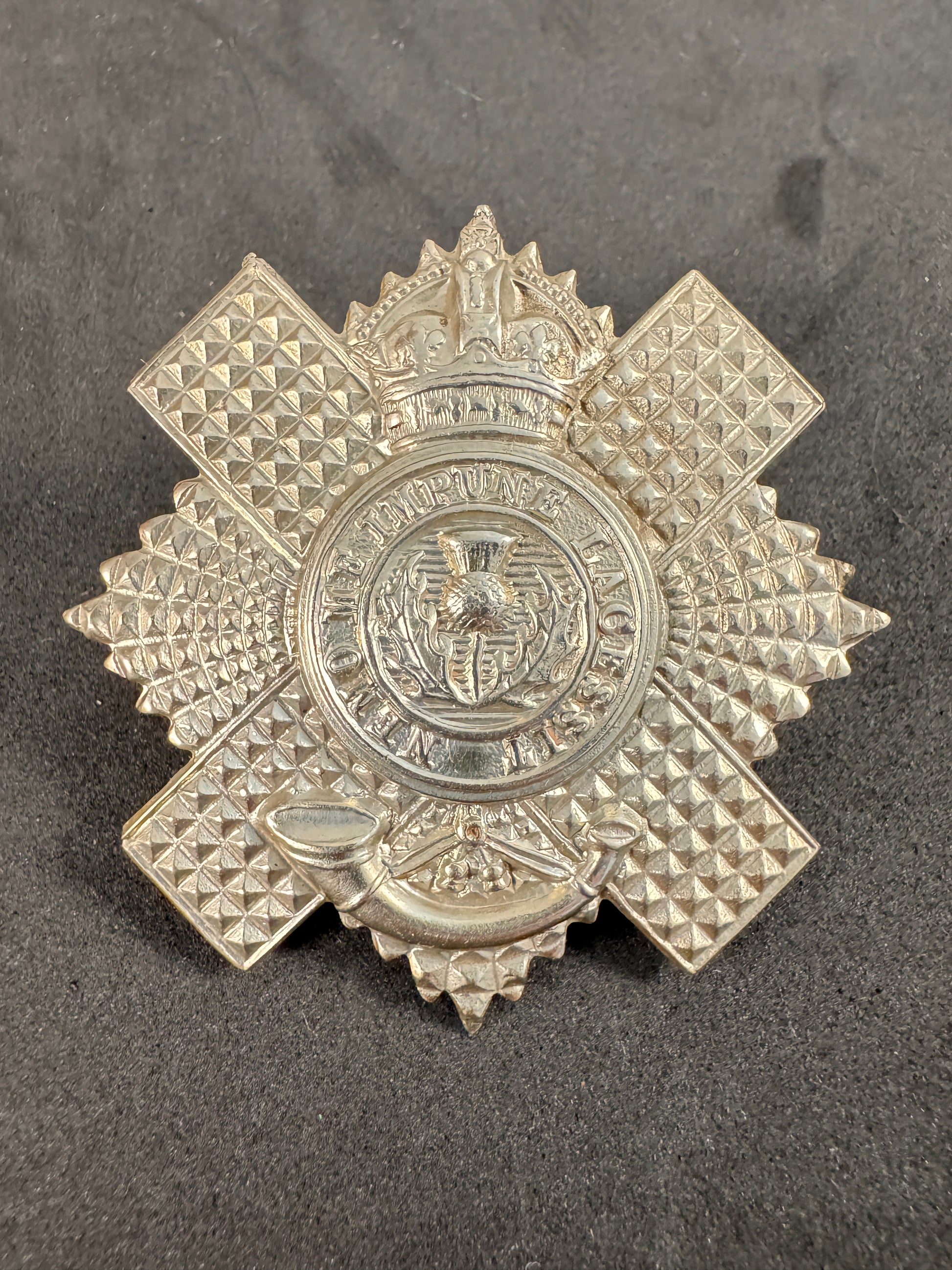 Photo 1 of WW1 British Army 4th & 5th Territorial Battalions Royal Scots Cap Badge - collectible militaria item