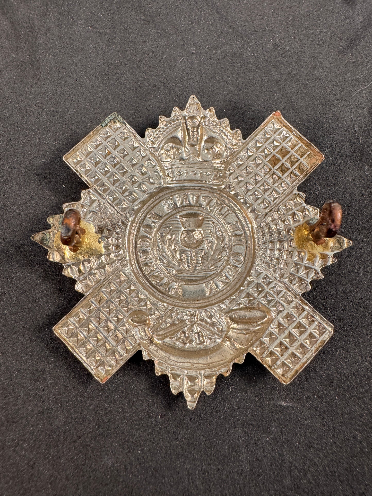 Photo 2 of WW1 British Army 4th & 5th Territorial Battalions Royal Scots Cap Badge - collectible militaria item