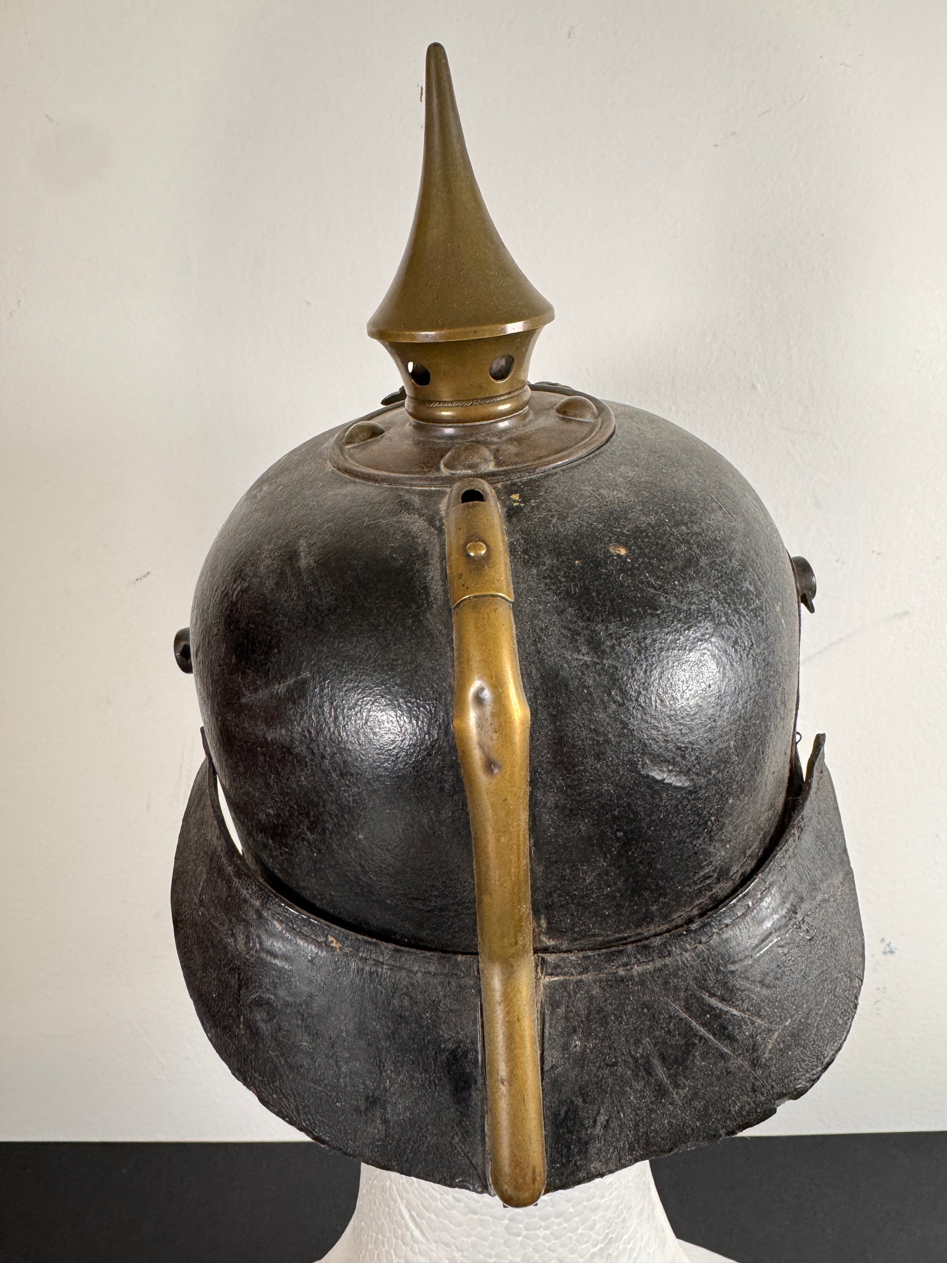 Photo 7 of WW1 German Bavarian Army Pickelhaube 2nd Infantry Regiment - collectible militaria item