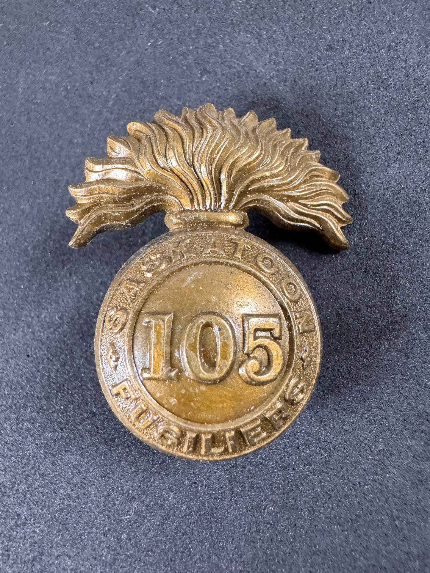 Photo 1 of WW1 Canadian Army 105th Saskatoon Fusiliers Cap Badge HICKS - collectible militaria item