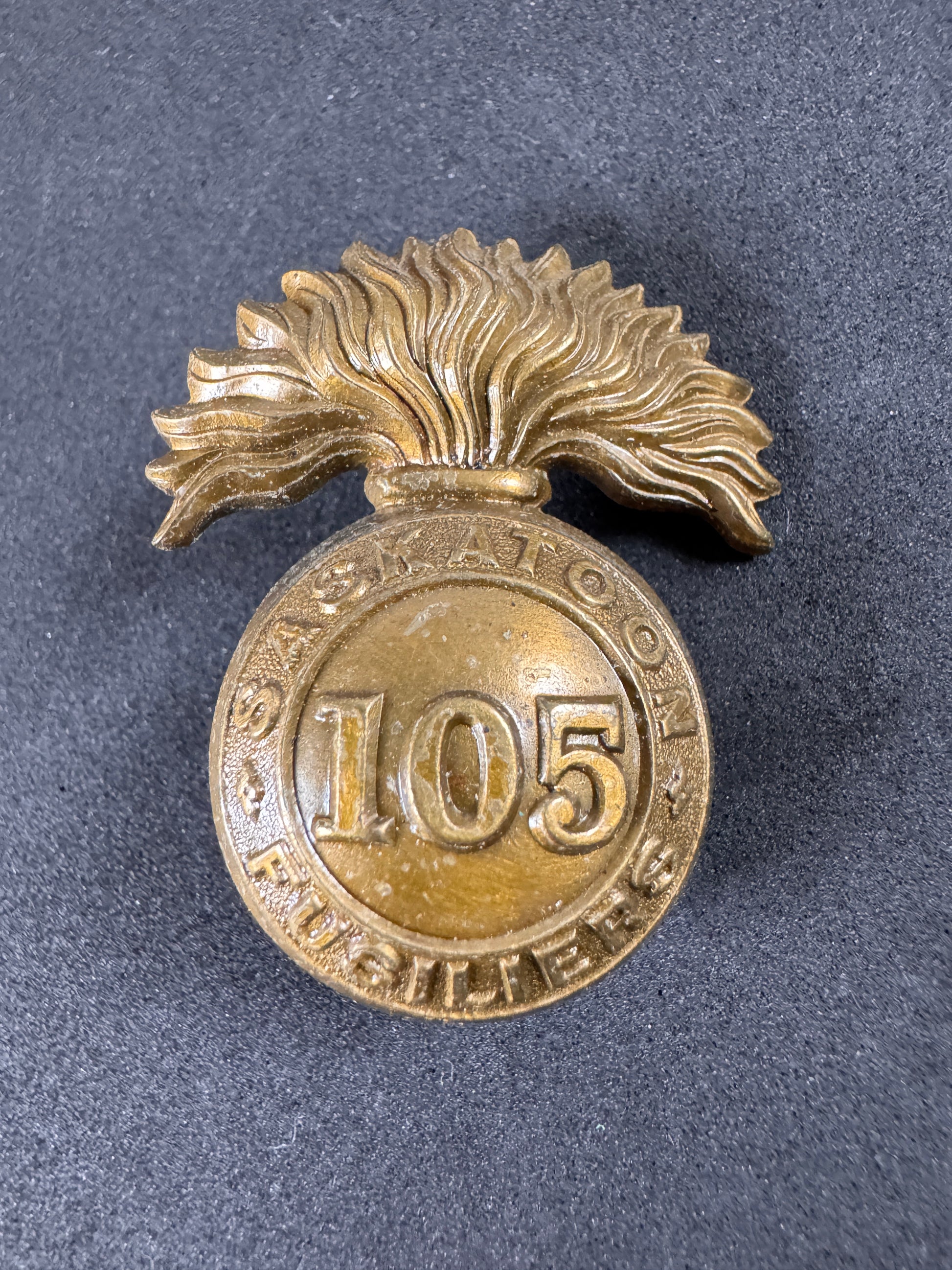 Photo 1 of WW1 Canadian Army 105th Saskatoon Fusiliers Cap Badge HICKS - collectible militaria item