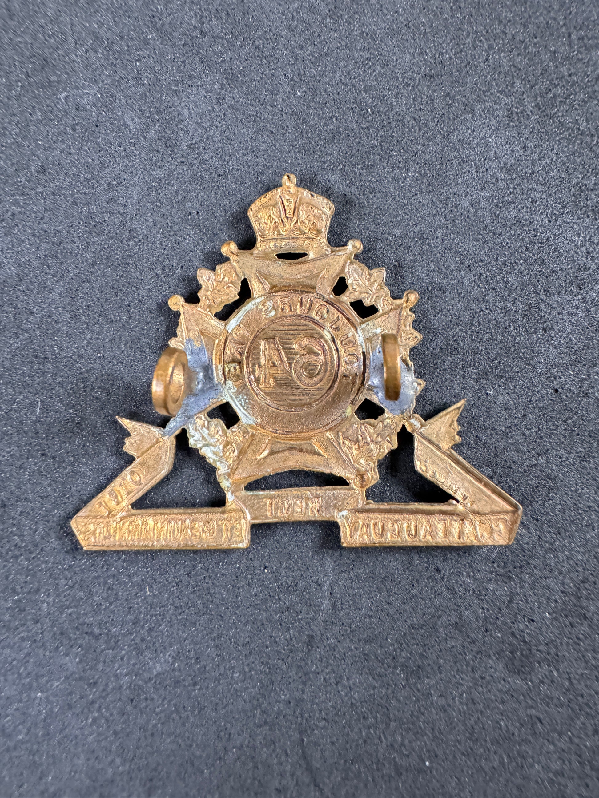 Photo 2 of WWI-Era Canadian Army 64th Châteauguay & Beauharnois Regiment Cap Badge - collectible militaria item