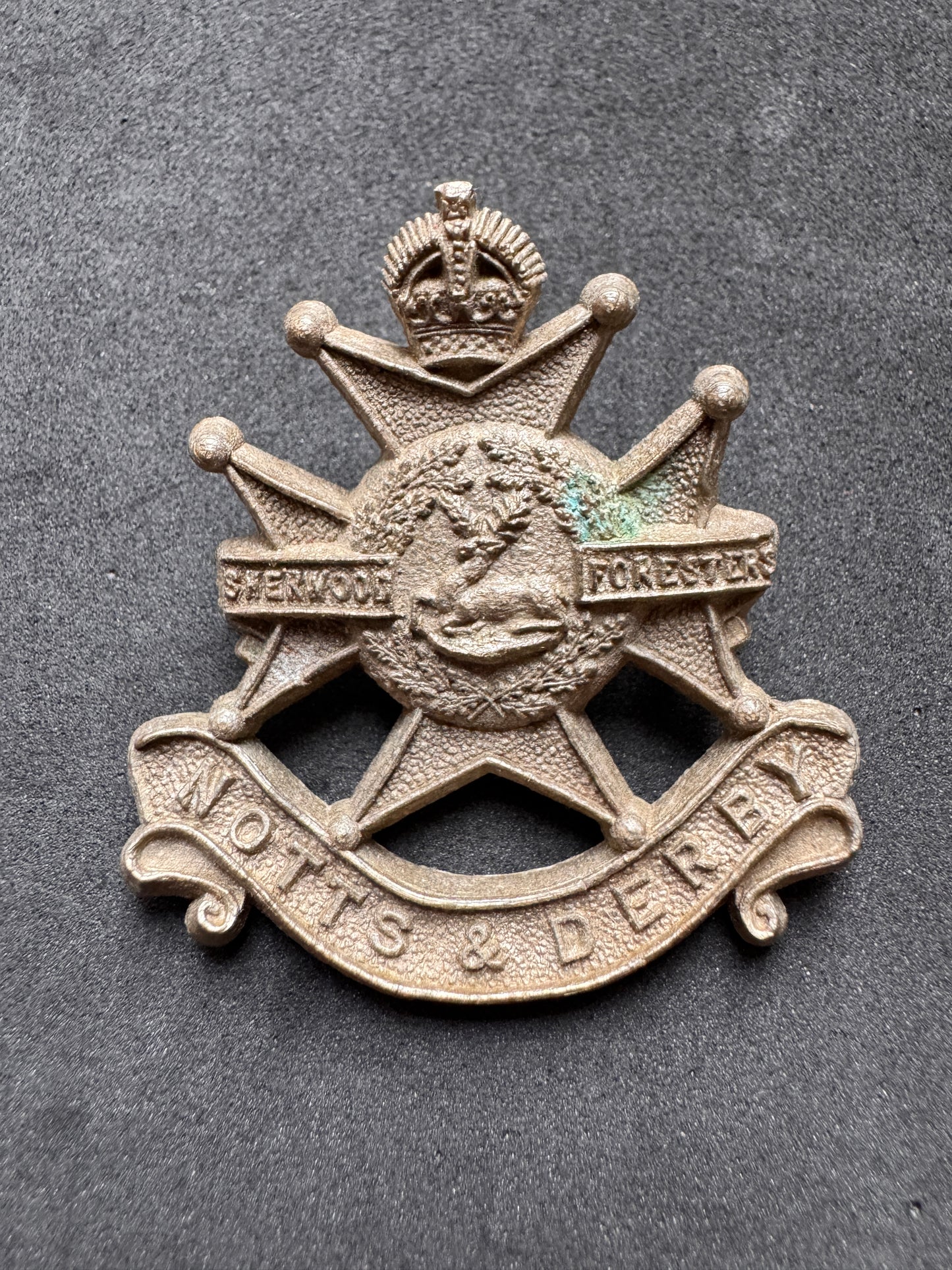 Photo 1 of WW2 British Army Notts & Derby Regiment War Economy Cap Badge - collectible militaria item