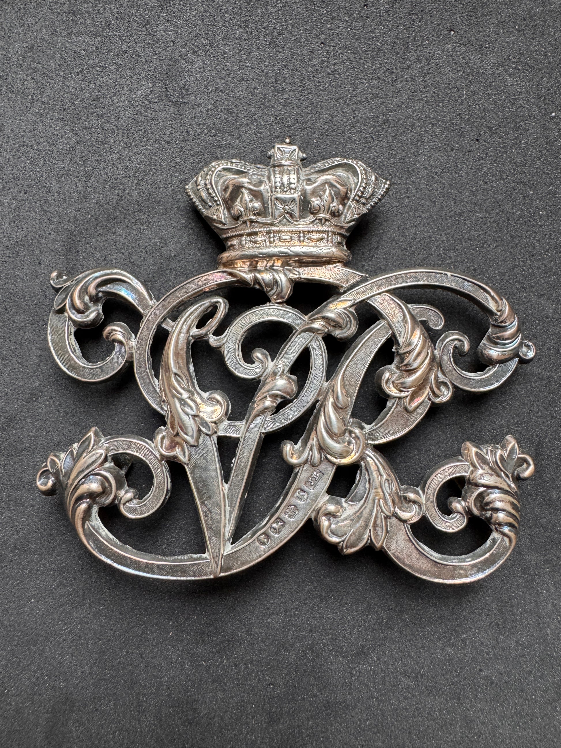 Photo 5 of Victorian British Army Cavalry Officer's Silver Sabretache & Pouch Belt VR Cypher Badges - collectible milita