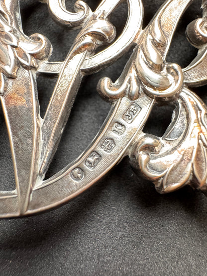 Photo 6 of Victorian British Army Cavalry Officer's Silver Sabretache & Pouch Belt VR Cypher Badges - collectible milita