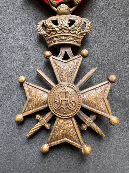 Photo 4 of WW1 Belgian Army Croix de Guerre (War Cross) 1914-1918 Medal - collectible militaria item