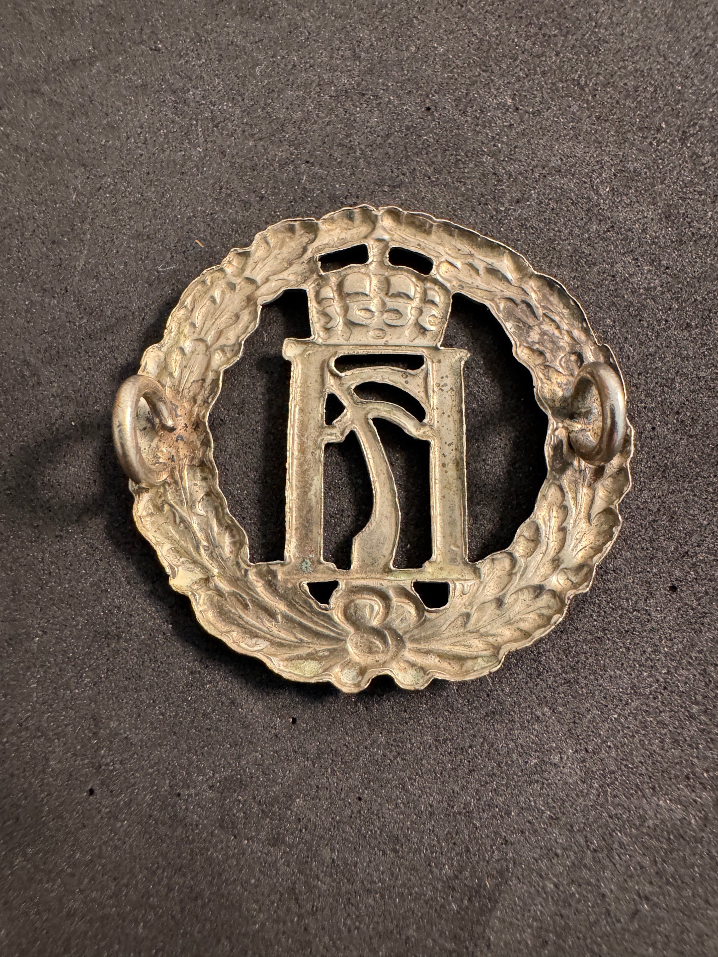 Photo 2 of WW2 Danish Free Forces Cap Badge H7 - collectible militaria item