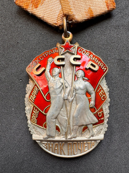 Photo 2 of Soviet Order of the Badge of Honor - After WW2 - collectible militaria item