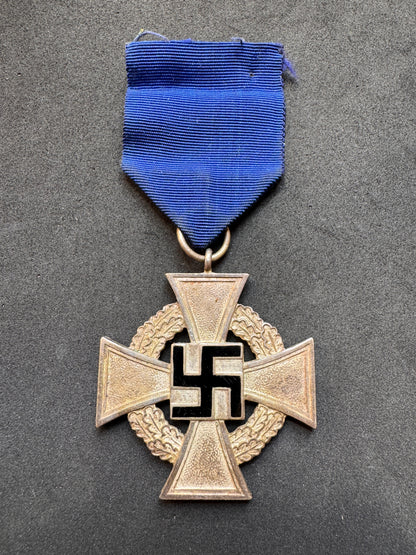 Photo 2 of WW2 German (Third Reich) 25-Year Faithful Service Medal - collectible militaria item