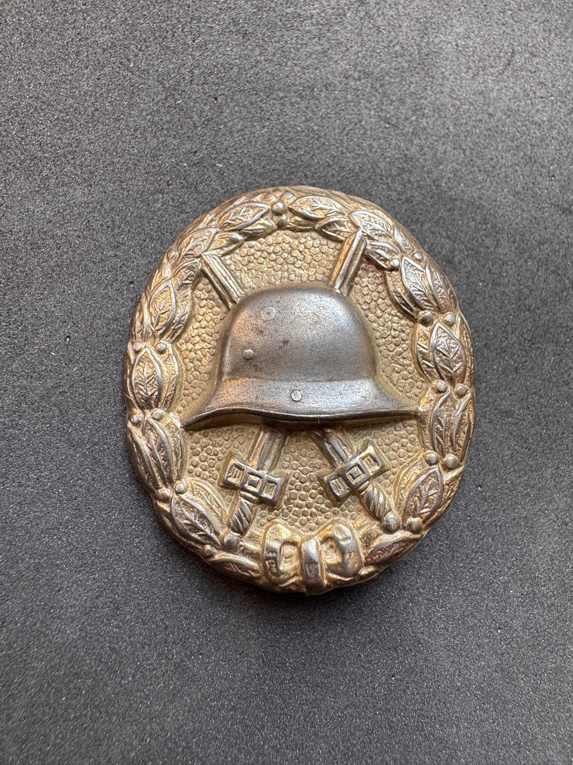 Photo 1 of WWI German Silver Wound Badge (Verwundetenabzeichen in Silber) - collectible militaria item