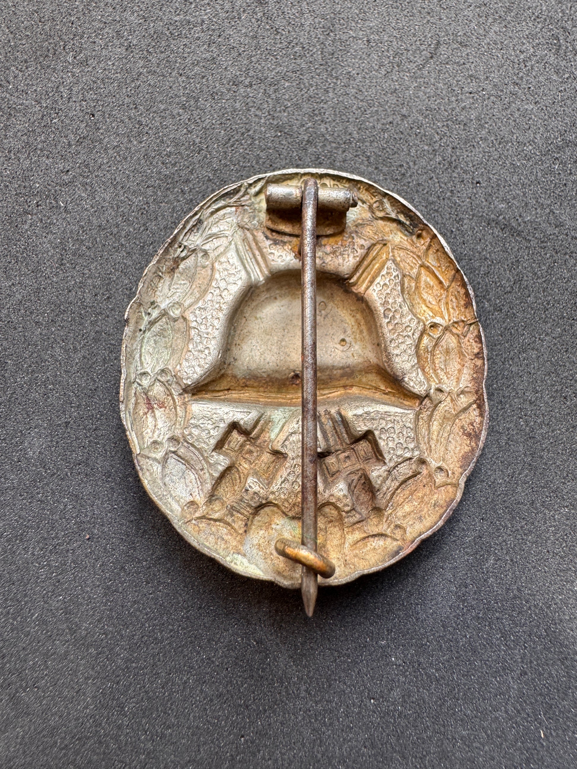 Photo 2 of WWI German Silver Wound Badge (Verwundetenabzeichen in Silber) - collectible militaria item