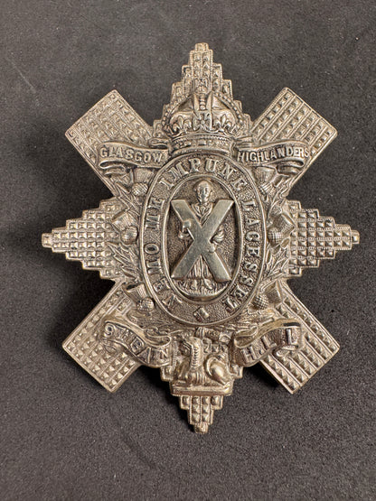 Photo 1 of WW1 British Army 9th Battalion Glasgow Highlanders Cap Badge - collectible militaria item