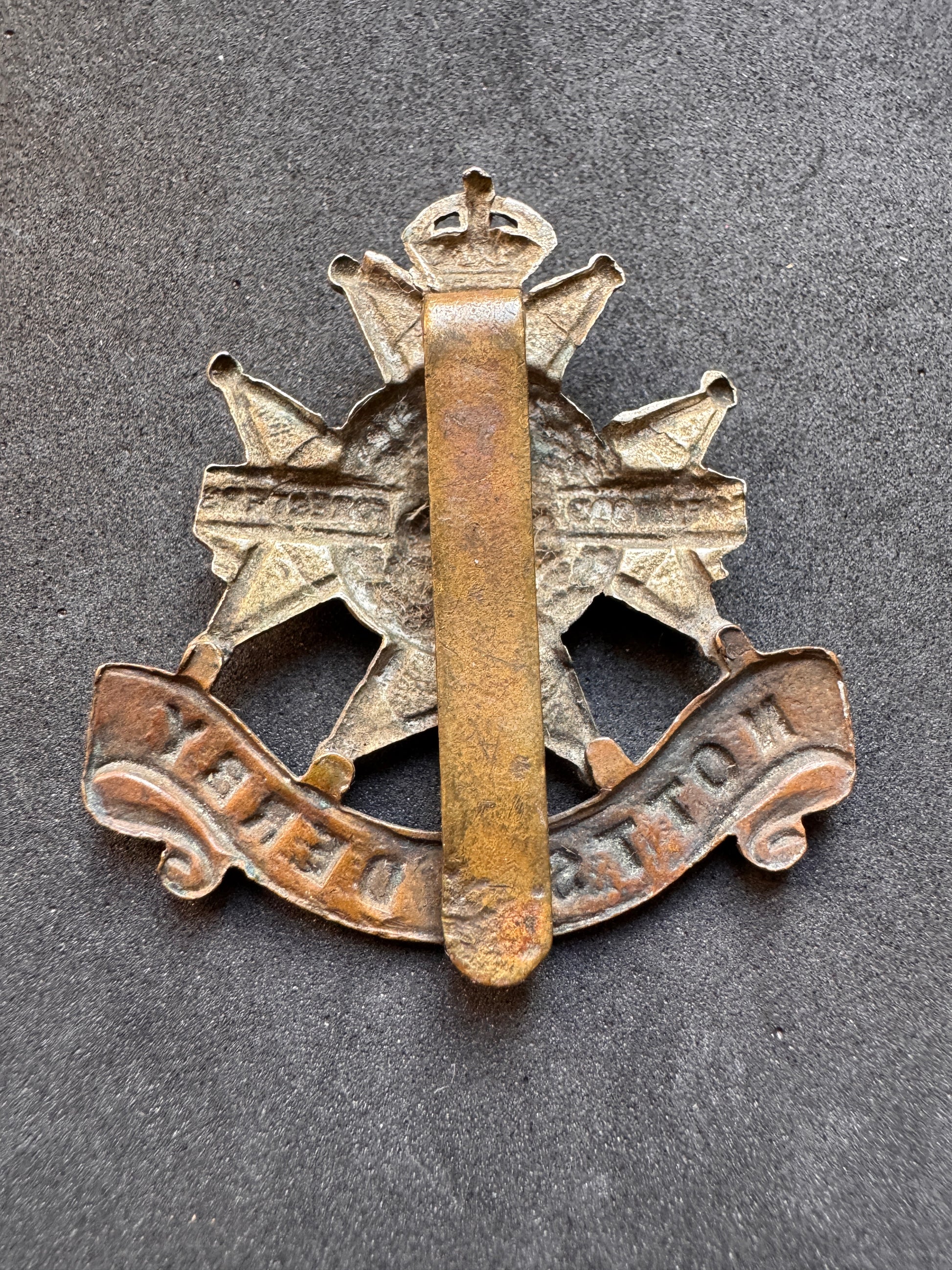 Photo 2 of WW1 British Army Sherwood Foresters (Notts & Derby Regiment) Cap Badge - collectible militaria item
