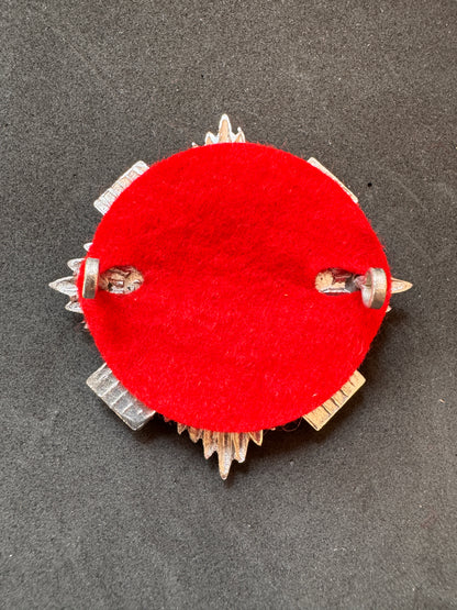 Royal Scots Regiment Anodized (Staybrite) Glengarry Cap Badge