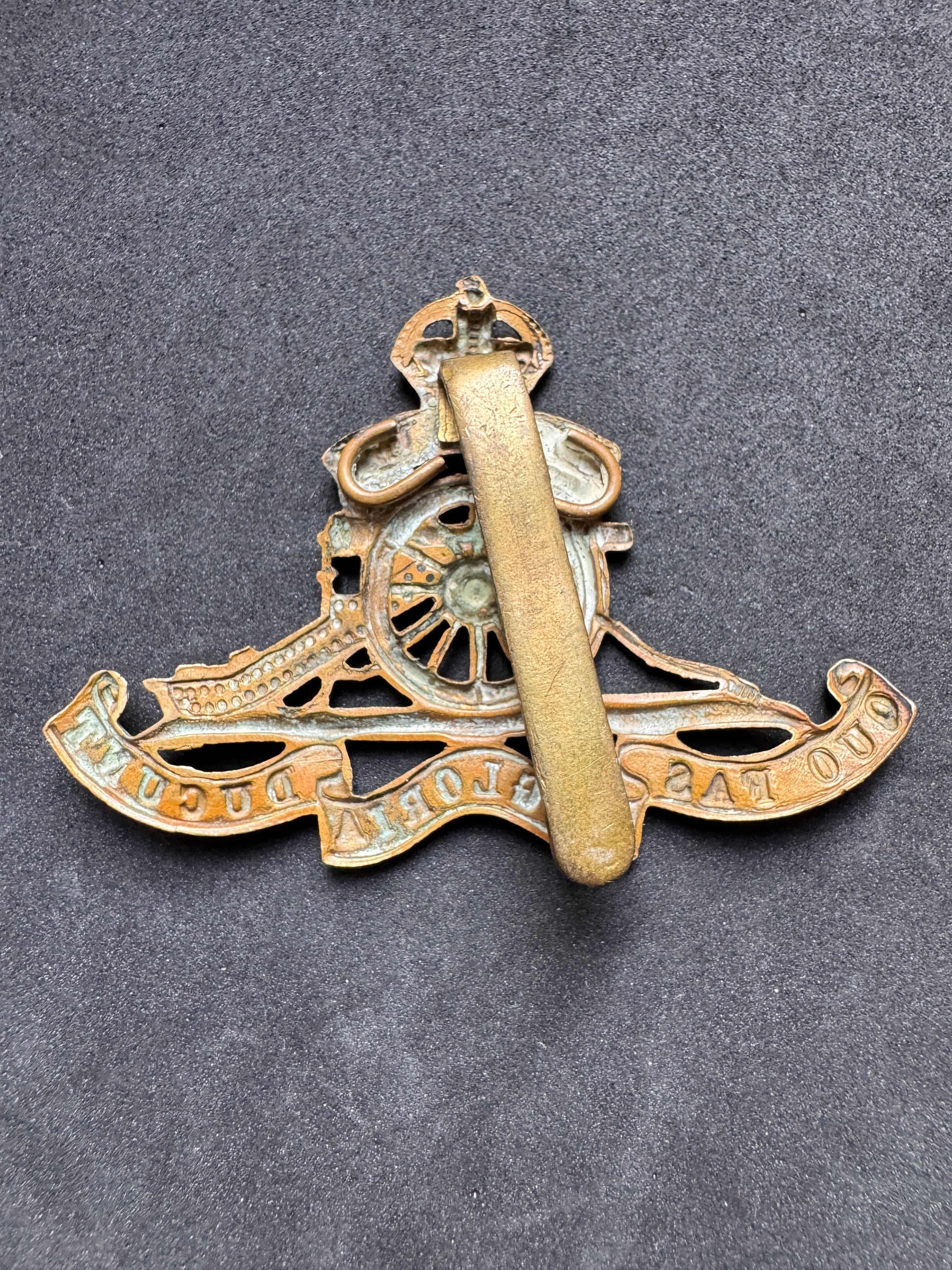 Photo 2 of WW1 British Army Royal Artillery (RA) Cap Badge - collectible militaria item