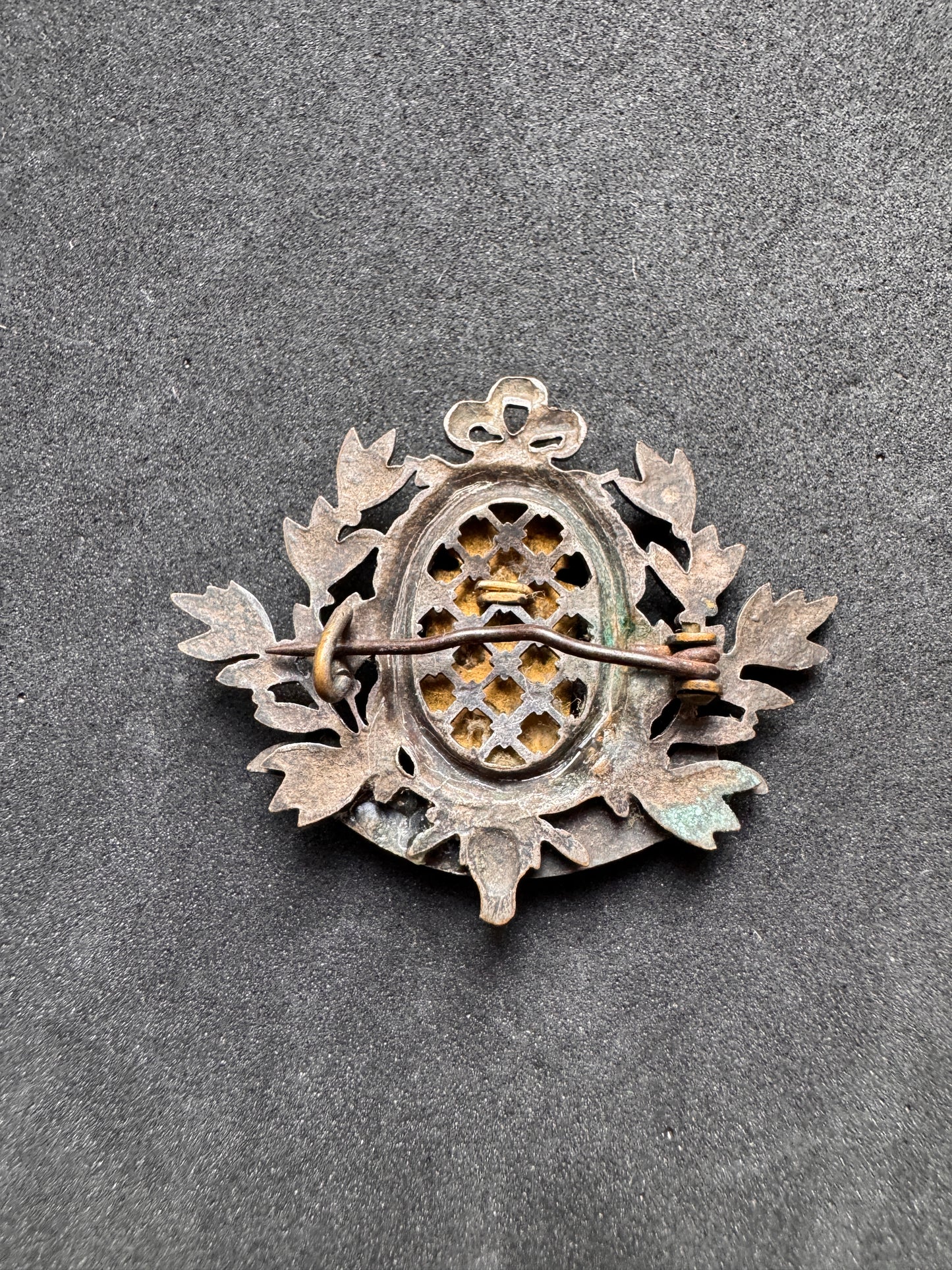 Photo 2 of WW1 Arras Town France Battlefield Sweetheart Brooch Badge - collectible militaria item