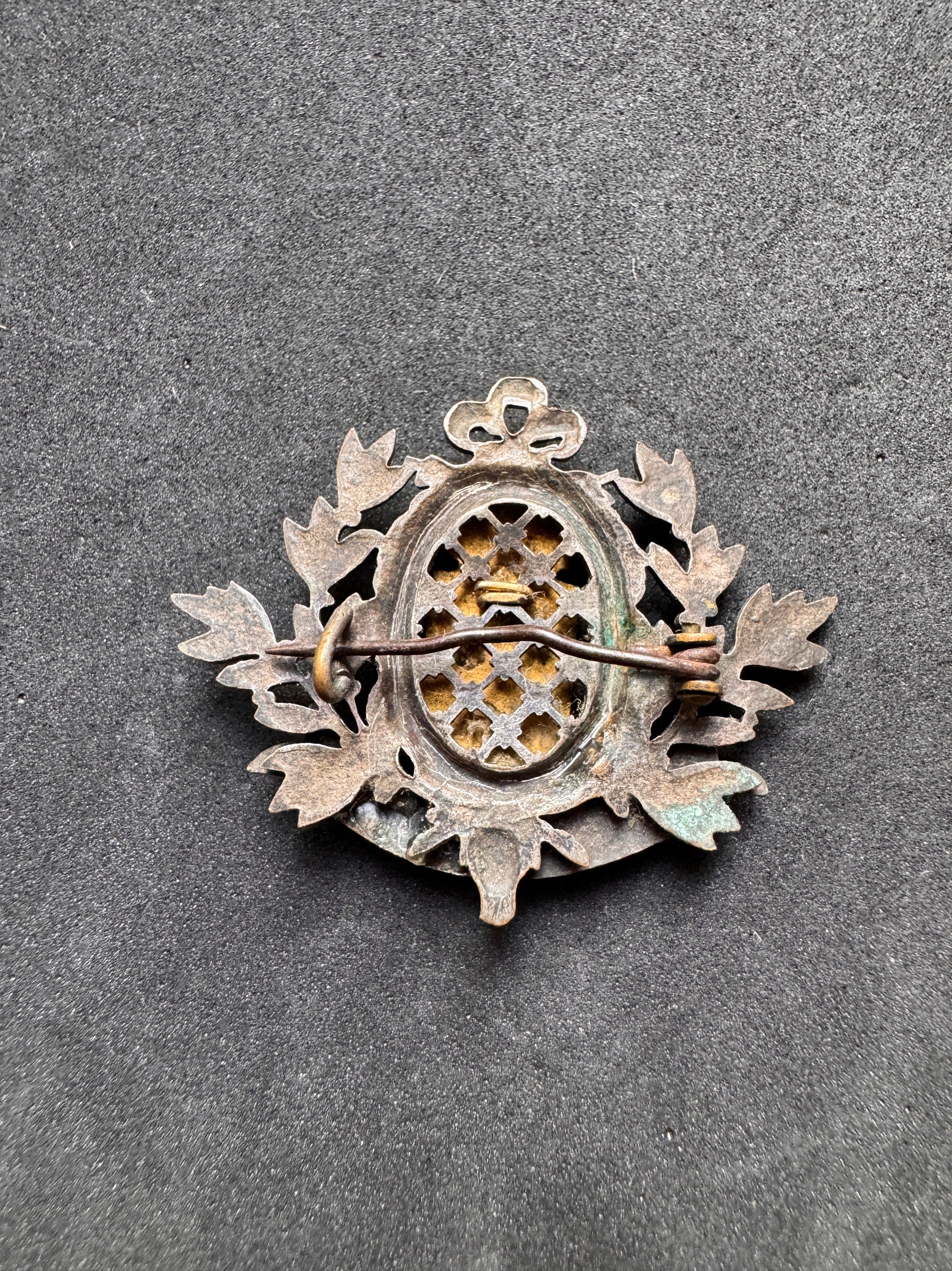 Photo 2 of WW1 Arras Town France Battlefield Sweetheart Brooch Badge - collectible militaria item