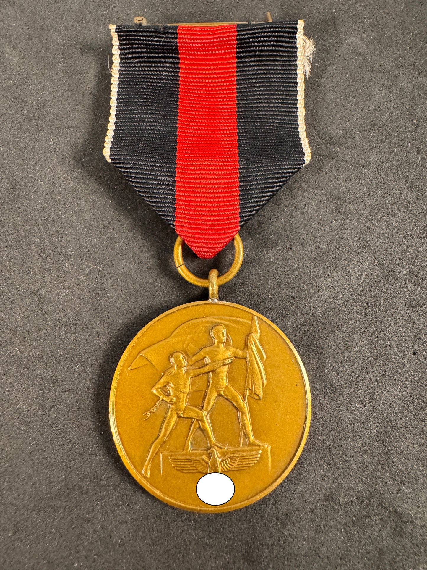 Photo 1 of Original WW2 German Sudetenland Medal - collectible militaria item