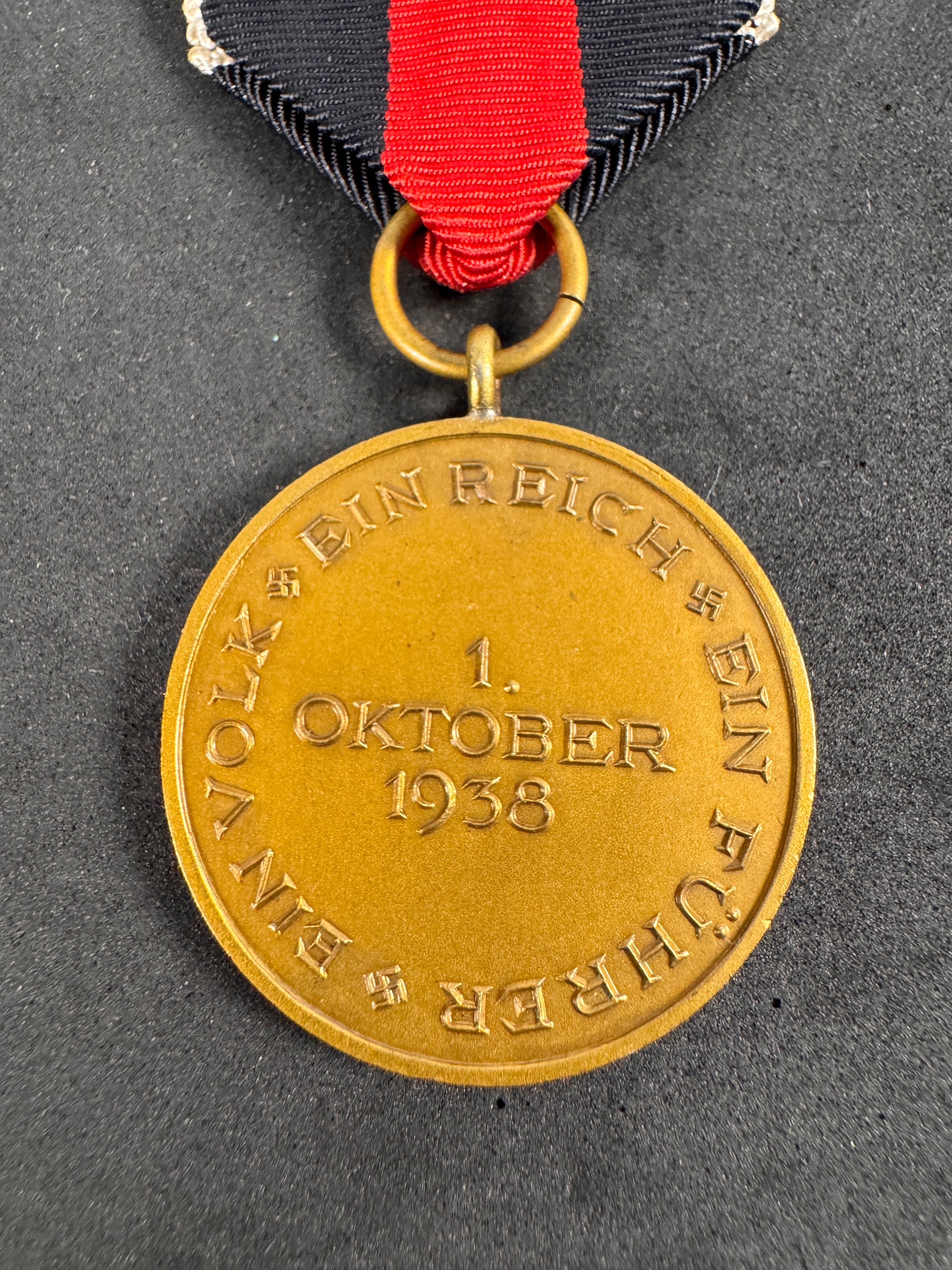 Photo 5 of Original WW2 German Sudetenland Medal - collectible militaria item