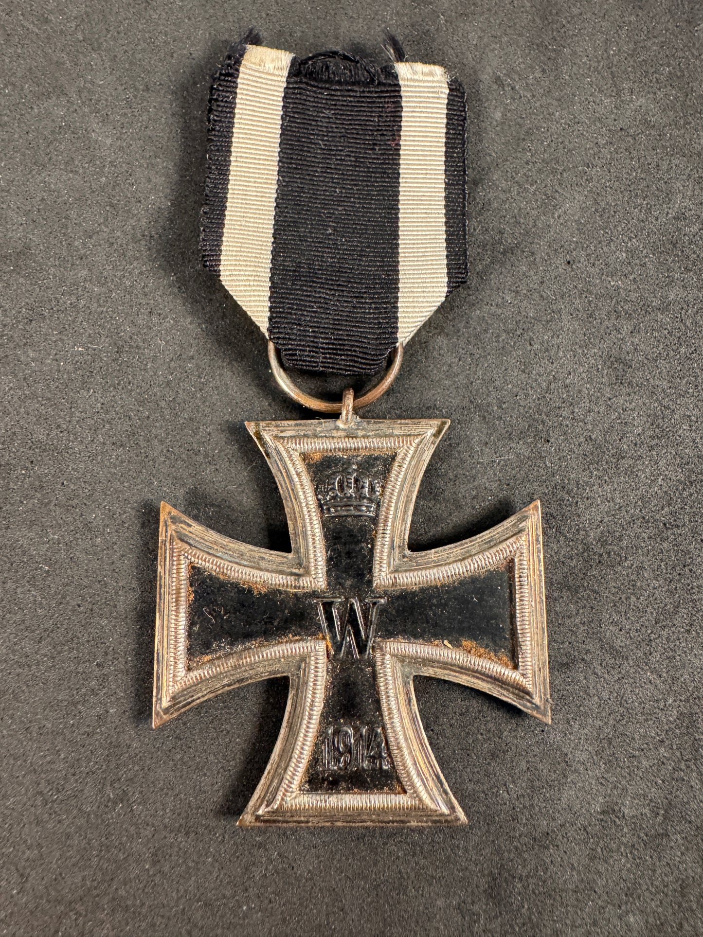 Photo 1 of WW1 German Iron Cross 2nd Class Medal - Maker Marked W (Wagner) - collectible militaria item
