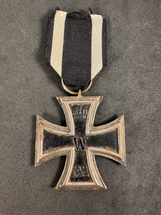 Photo 1 of WW1 German Iron Cross 2nd Class Medal - Maker Marked W (Wagner) - collectible militaria item