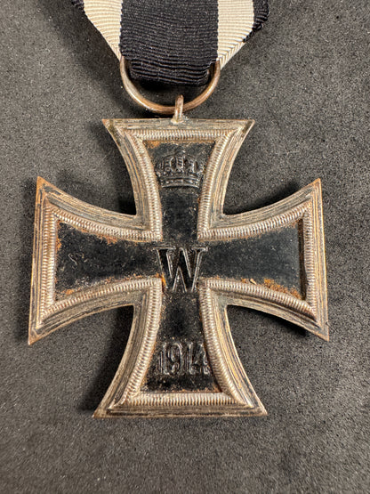 Photo 2 of WW1 German Iron Cross 2nd Class Medal - Maker Marked W (Wagner) - collectible militaria item