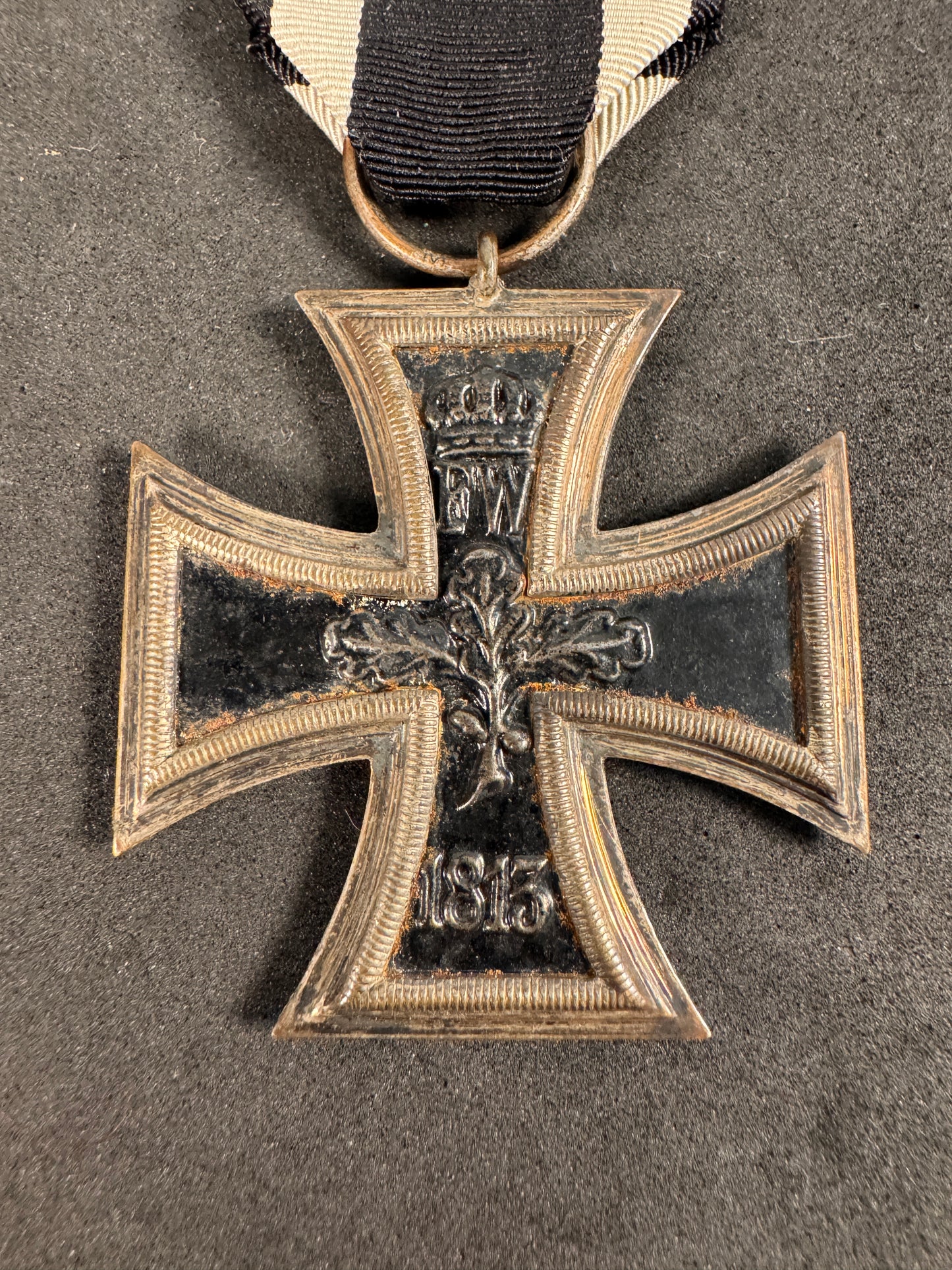 Photo 3 of WW1 German Iron Cross 2nd Class Medal - Maker Marked W (Wagner) - collectible militaria item