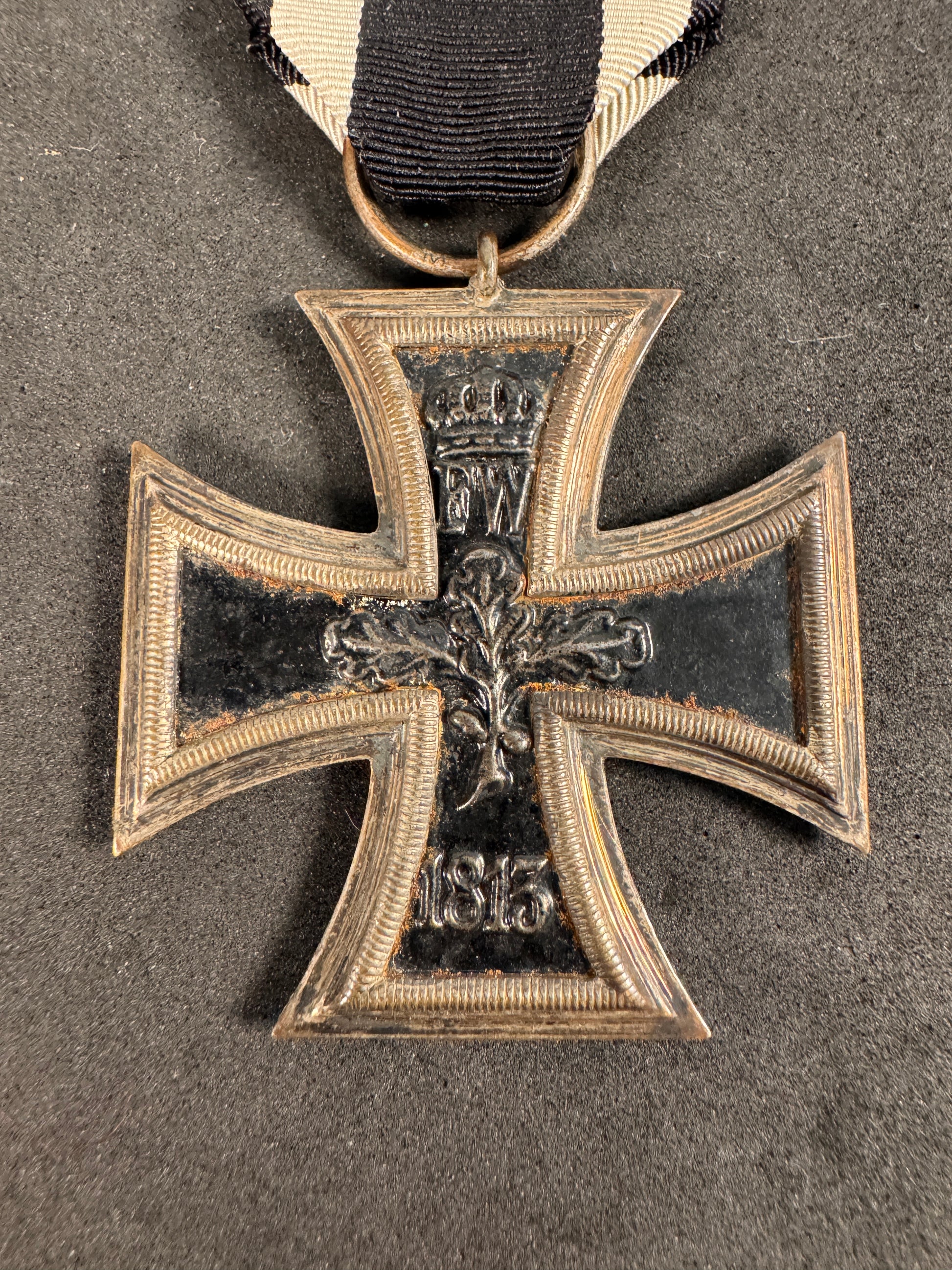 Photo 3 of WW1 German Iron Cross 2nd Class Medal - Maker Marked W (Wagner) - collectible militaria item