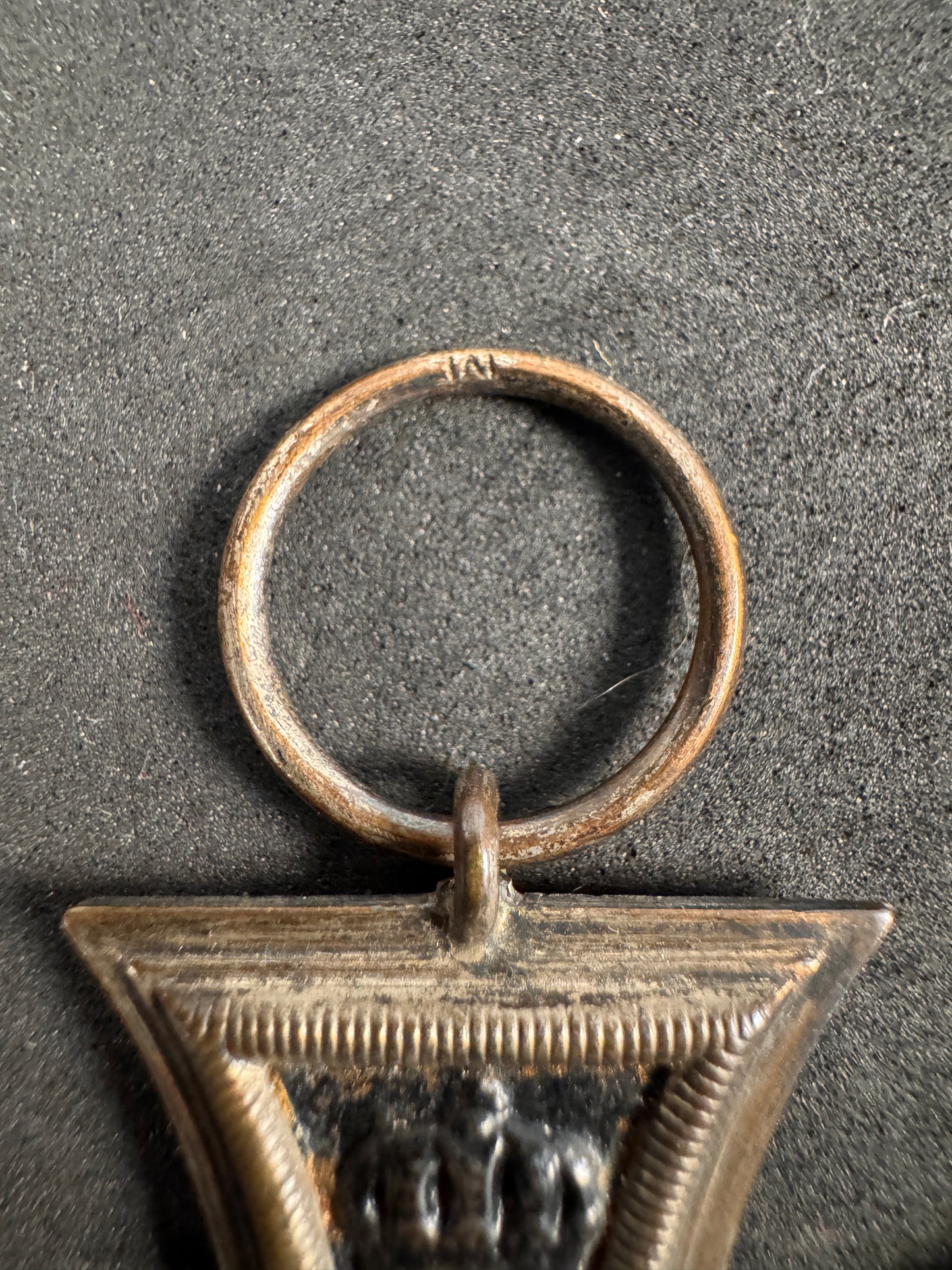 Photo 4 of WW1 German Iron Cross 2nd Class Medal - Maker Marked W (Wagner) - collectible militaria item