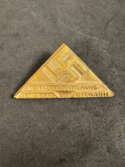 Photo 2 of Third Reich Arbeitsschlacht Tinnie Badge - Gau Bayr. Ostmark - collectible militaria item