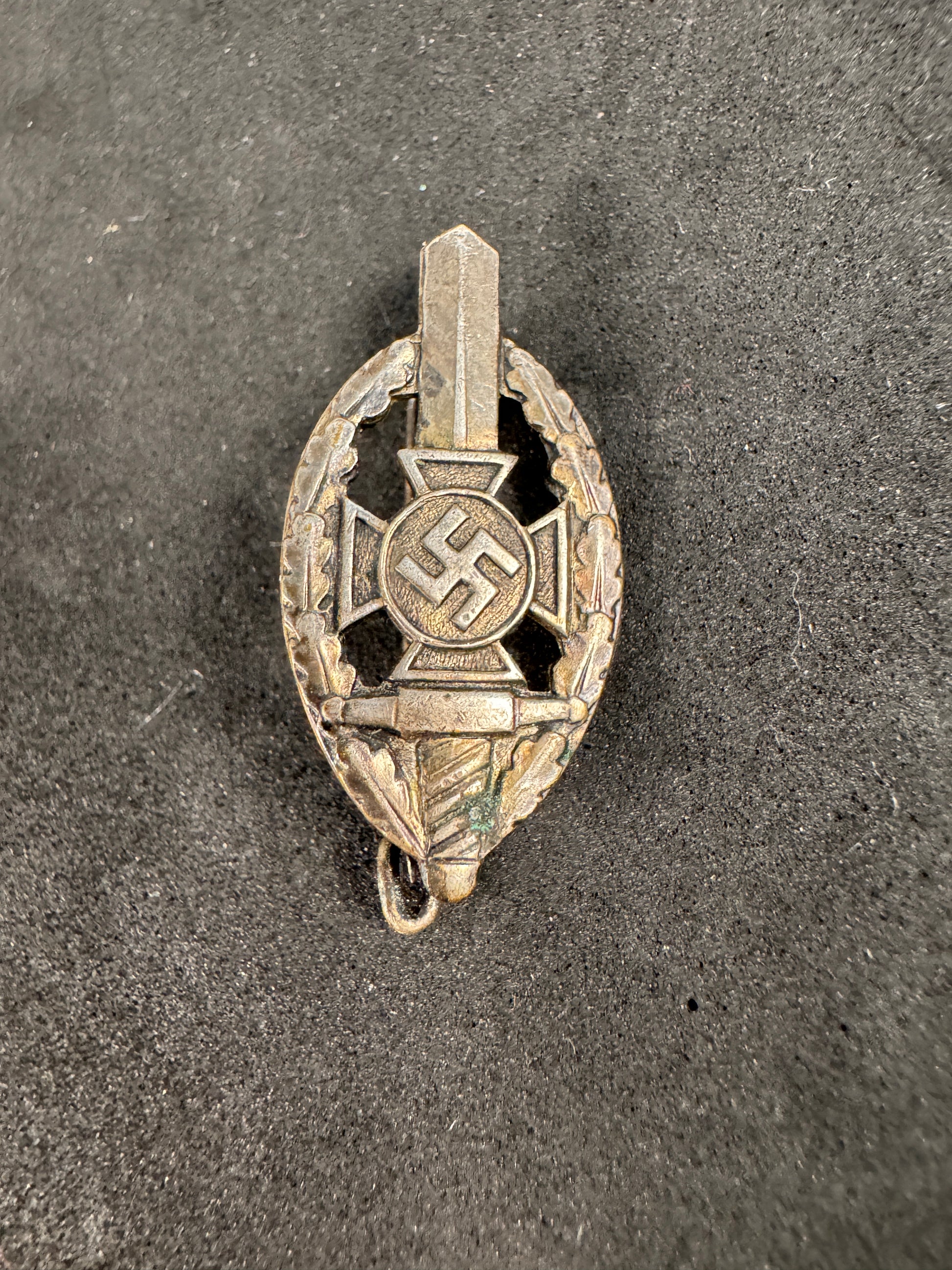Photo 2 of Third Reich NSKOV Veterans Membership Badge - RZM M1/52 Deschler & Sohn - collectible militaria item
