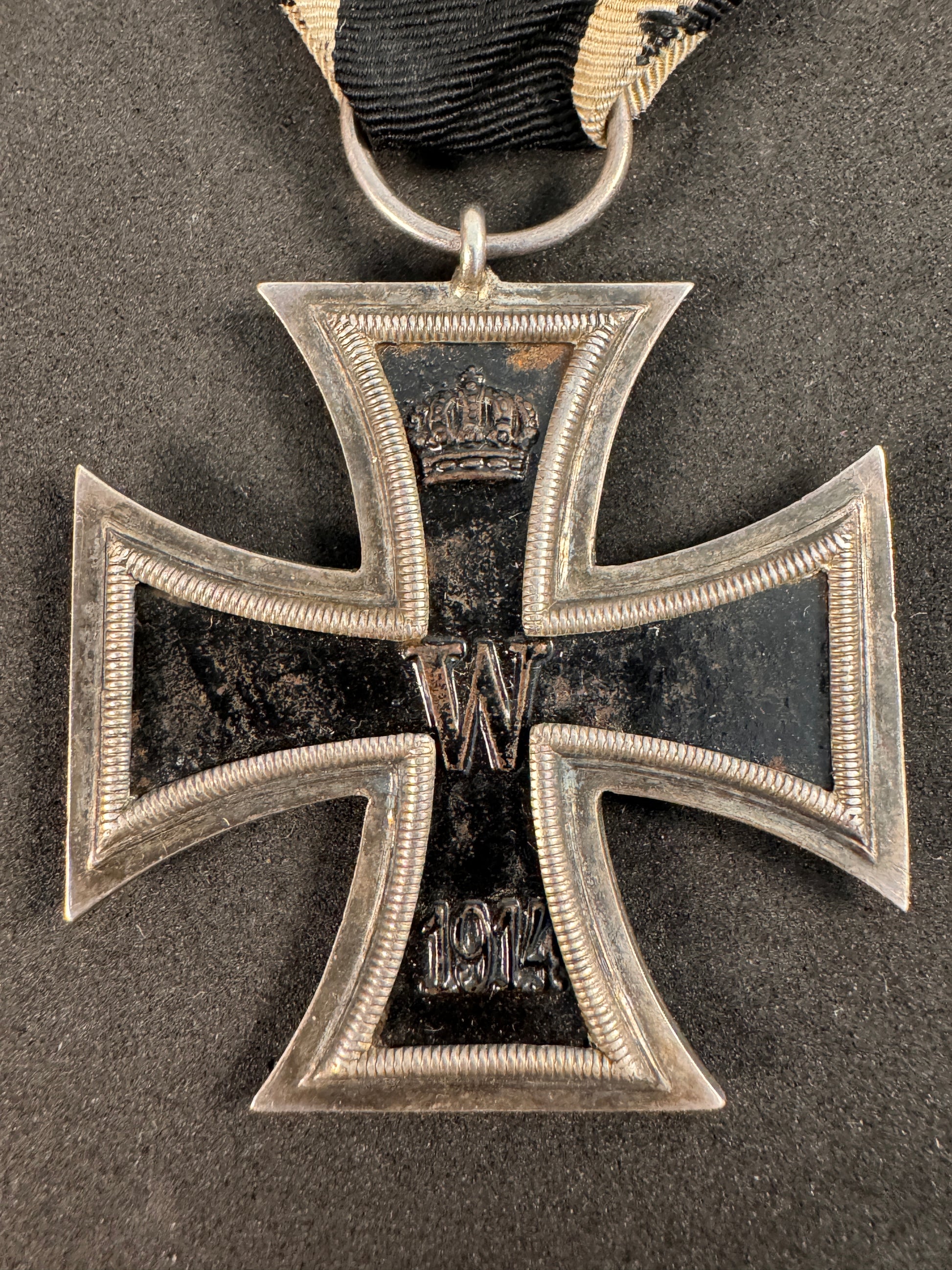 Photo 2 of WW1 German Iron Cross 2nd Class Medal - Maker Marked H (Paul Hossauer) - collectible militaria item