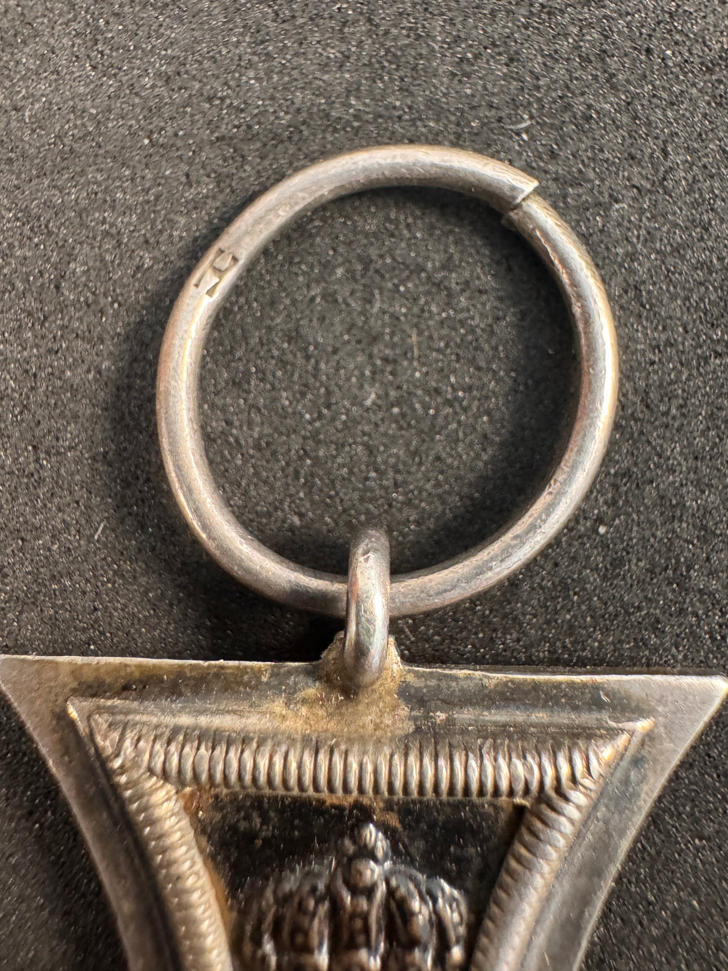 Photo 4 of WW1 German Iron Cross 2nd Class Medal - Maker Marked H (Paul Hossauer) - collectible militaria item