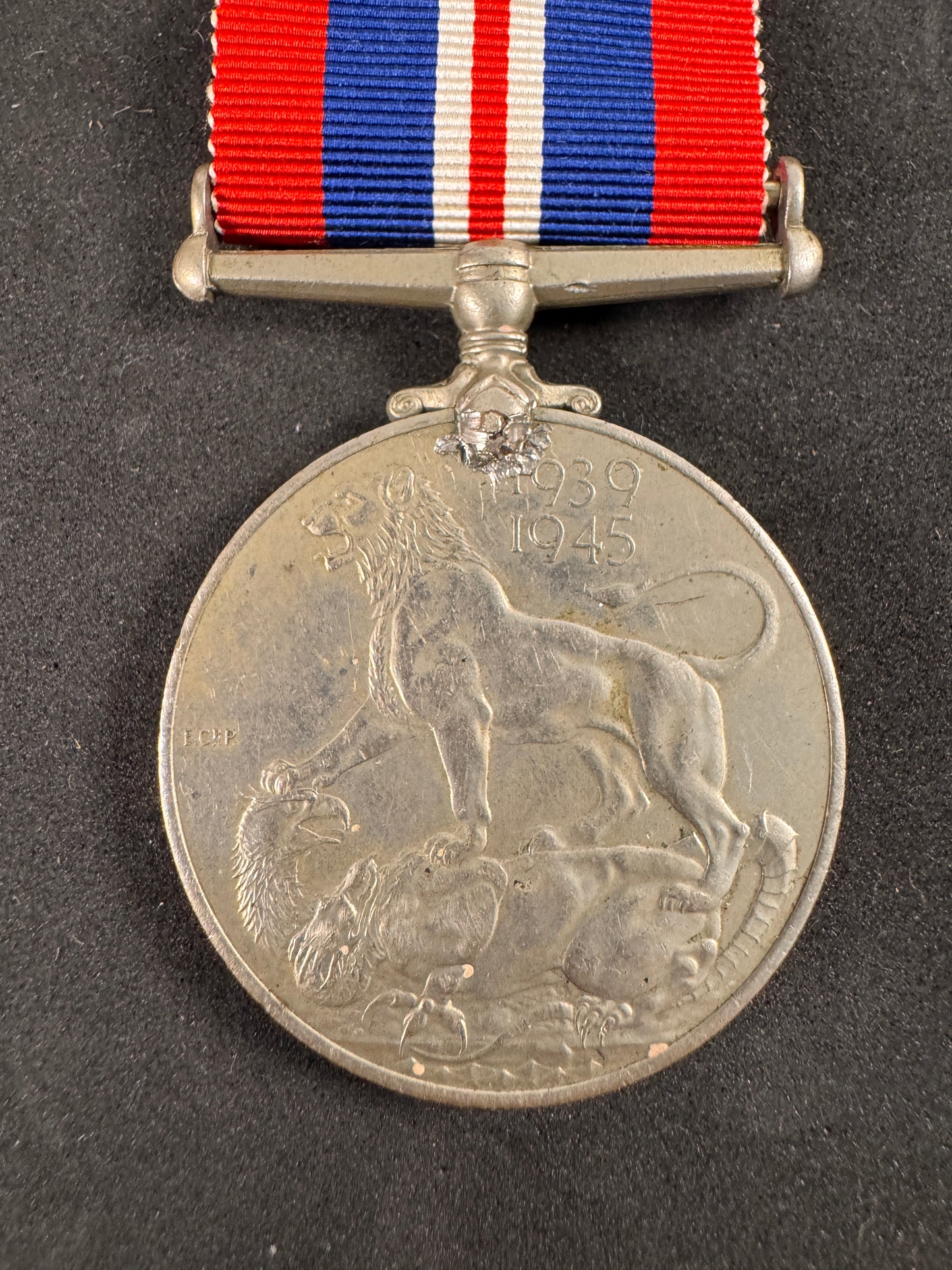 Photo 3 of WW2 British 1939-1945 War Campaign Medal - collectible militaria item
