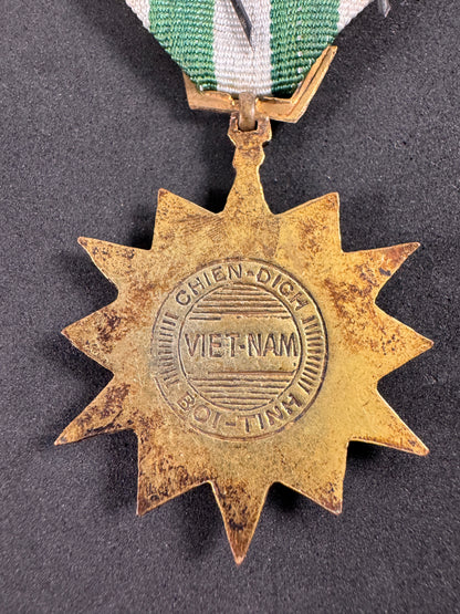 Photo 4 of Vietnam War - Republic of Vietnam “Chien-Dich Boi-Tinh” Campaign Medal - collectible militaria item