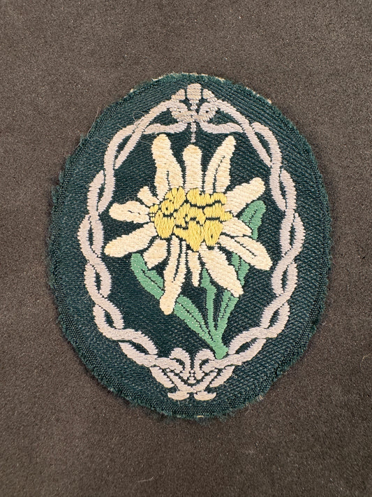 Photo 1 of WW2 German Gebirgsjäger Edelweiss Sleeve Badge - collectible militaria item
