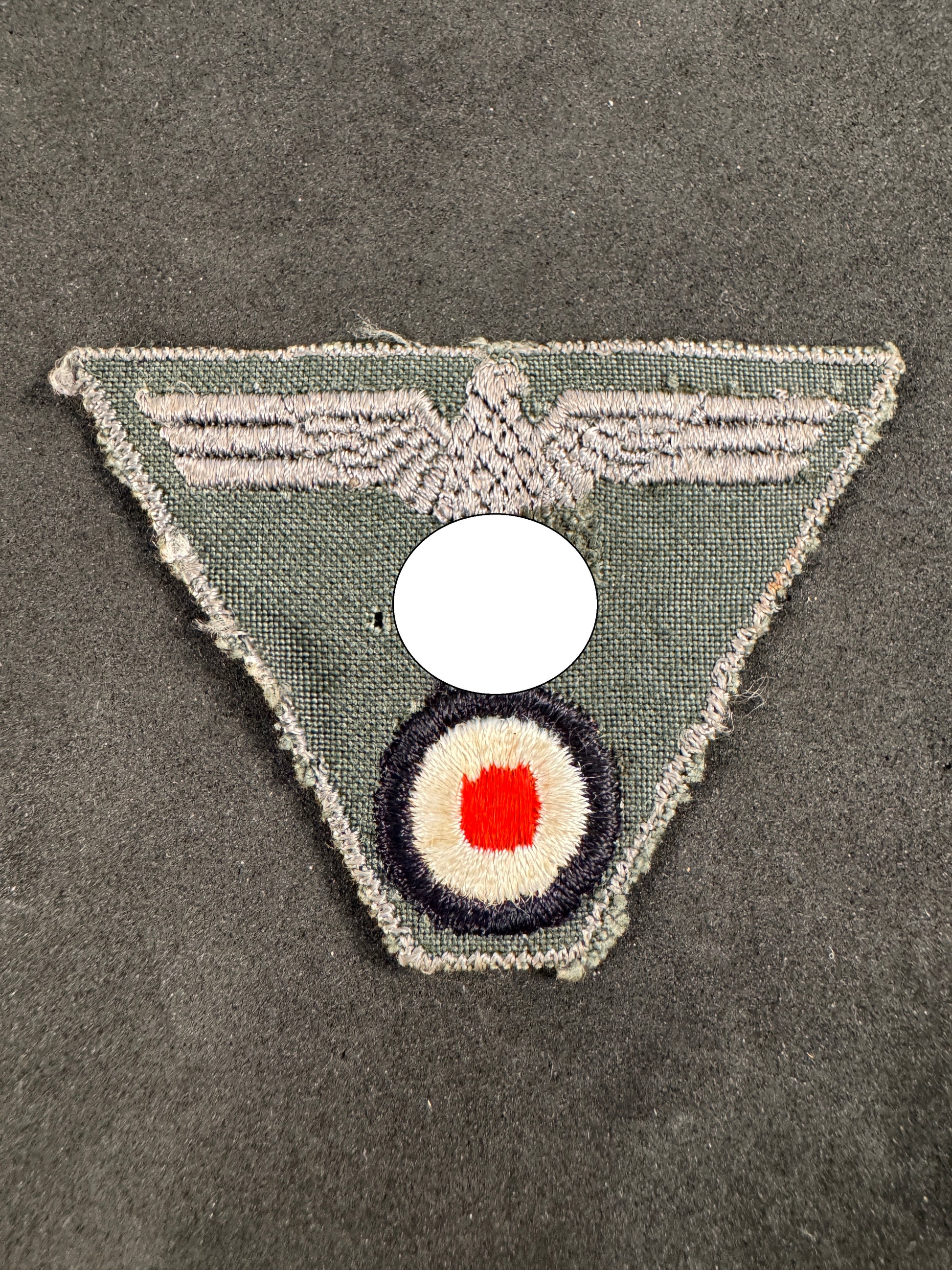Photo 1 of WW2 German Army (Heer) M43 Trapezoid Cap Eagle - collectible militaria item