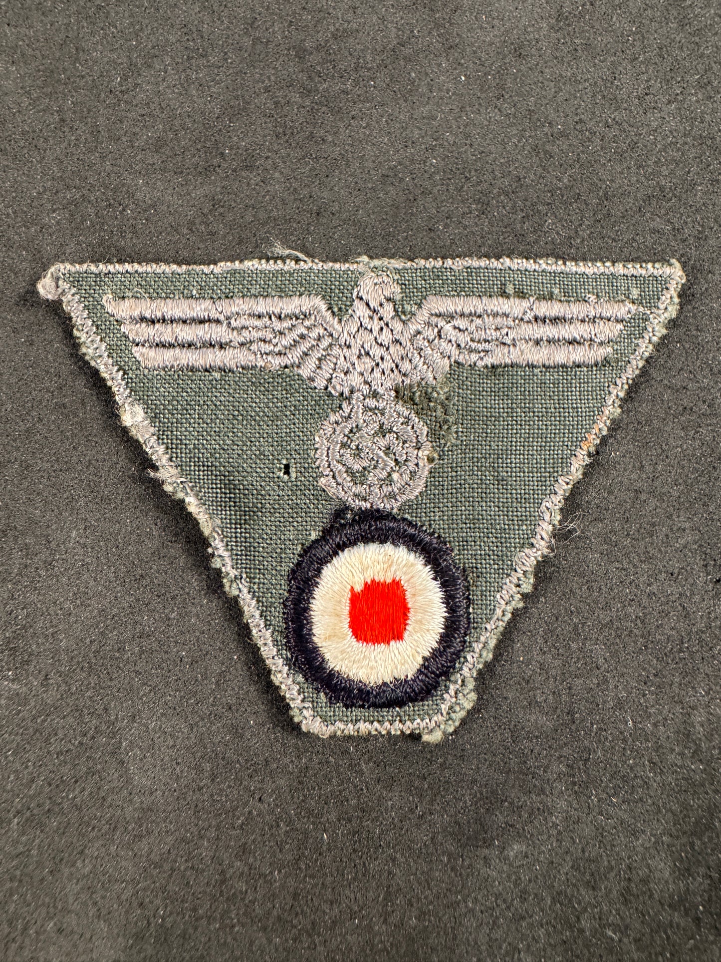 Photo 2 of WW2 German Army (Heer) M43 Trapezoid Cap Eagle - collectible militaria item