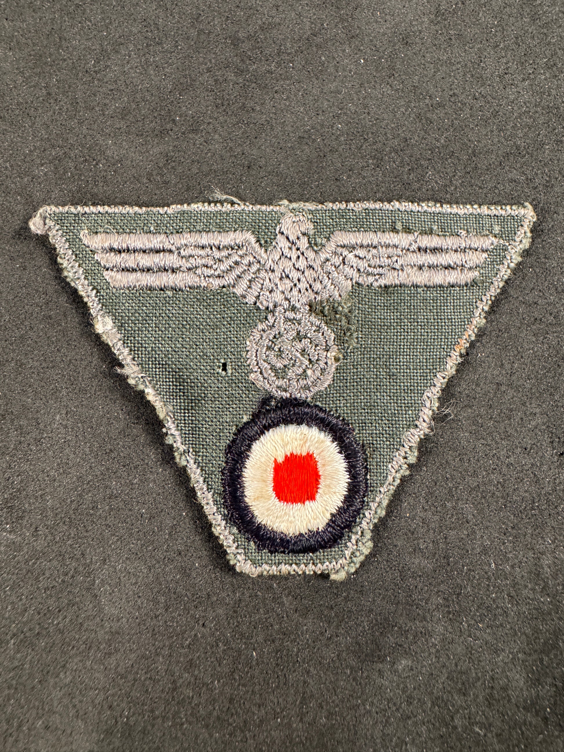 Photo 2 of WW2 German Army (Heer) M43 Trapezoid Cap Eagle - collectible militaria item