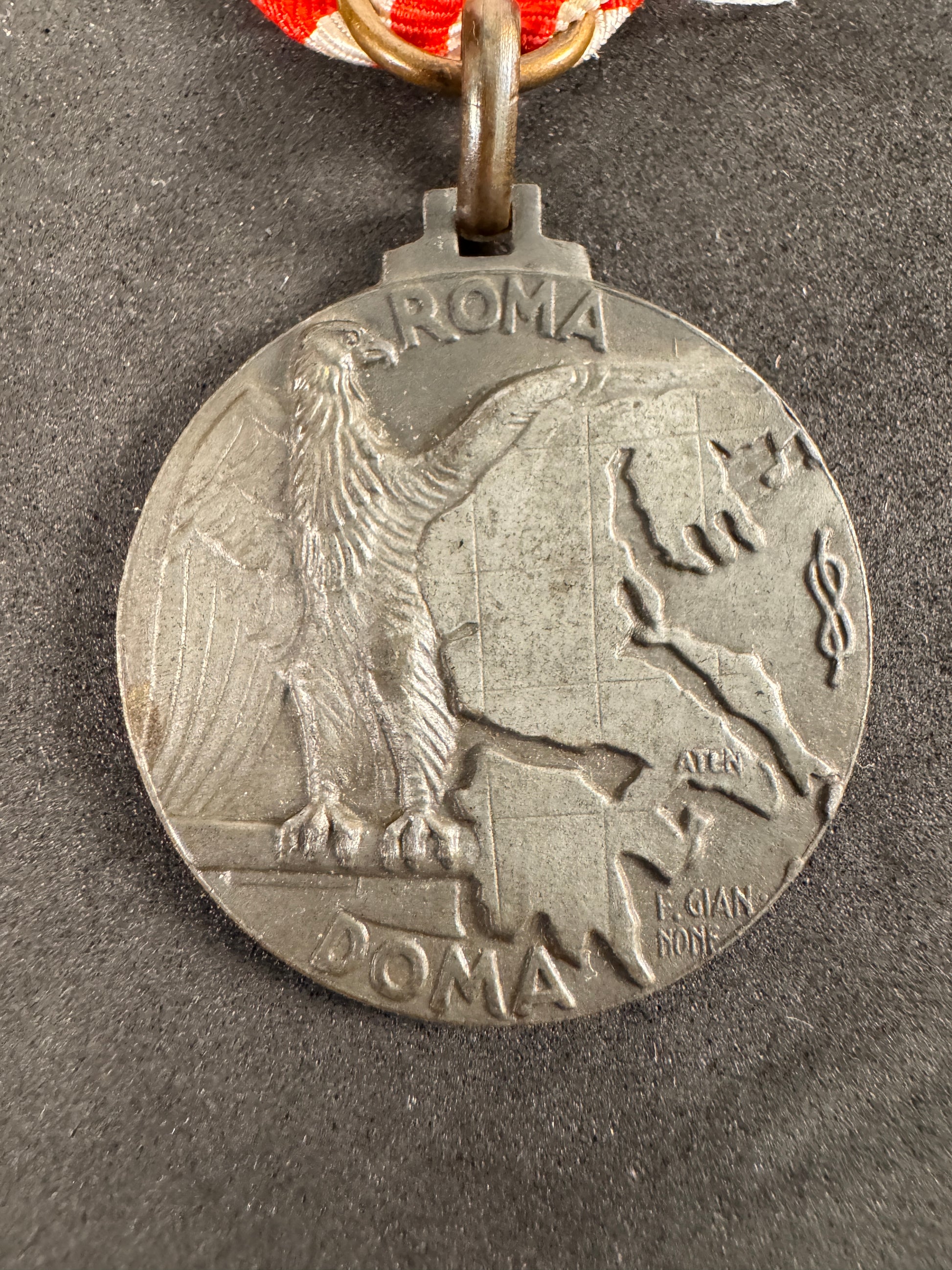 Photo 2 of WW2 Italian Occupation of Greece Medal - 1941 Campaign Commemorative Medal - collectible militaria item